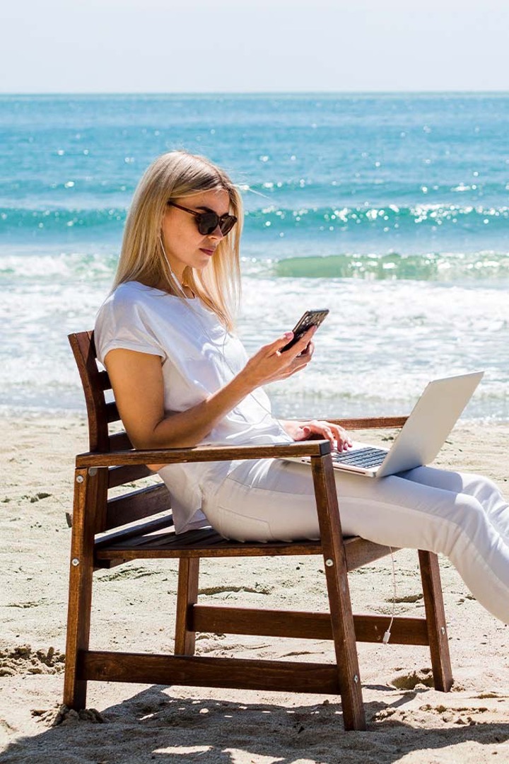 Mujer en la playa